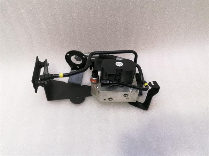 Mercedes SL R230 hydraulic valve A2213200358 hydraulic valve ABC rear block