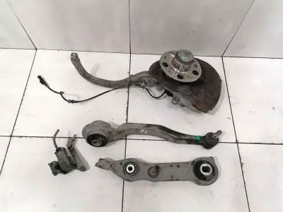 Mercedes E55 AMG W211 Right Front Hub A2303300420 Wheel Bearing Housing Front Right