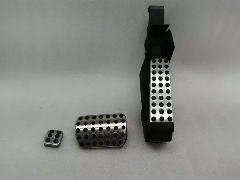 Mercedes E Class W211 gas pedal A2113000604 accelerator pedal trim set