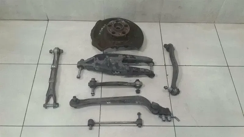 Mercedes E55 W211 Right Rear Hub A2113504608 Wheel Bearing Housing Rear Right Set