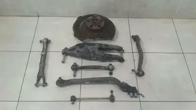 Mercedes E55 W211 Right Rear Hub A2113504608 Wheel Bearing Housing Rear Right Set