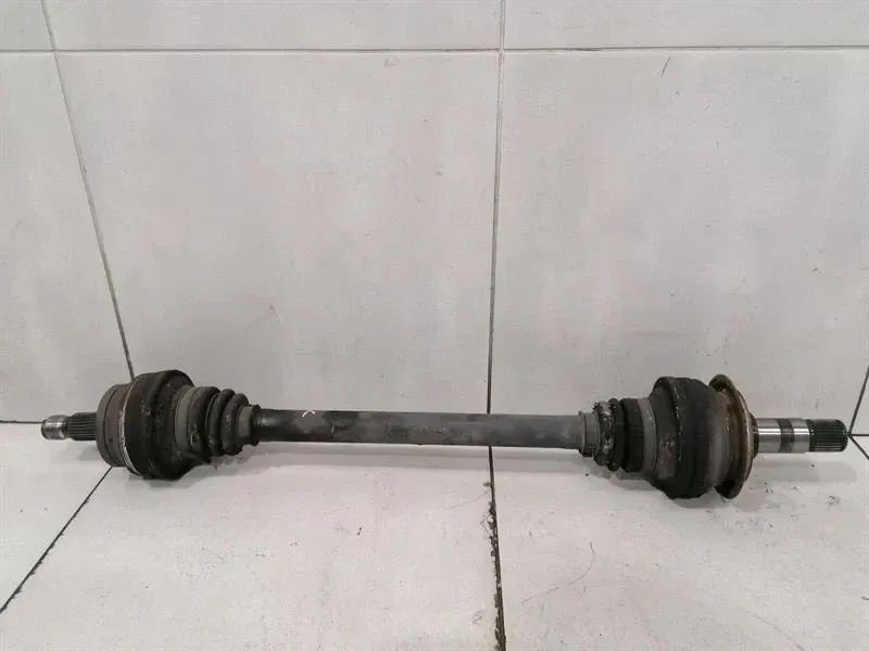 Mercedes C63 W204 Drive Shaft Rear Right A2043501610 Rear Right Drive Shaft