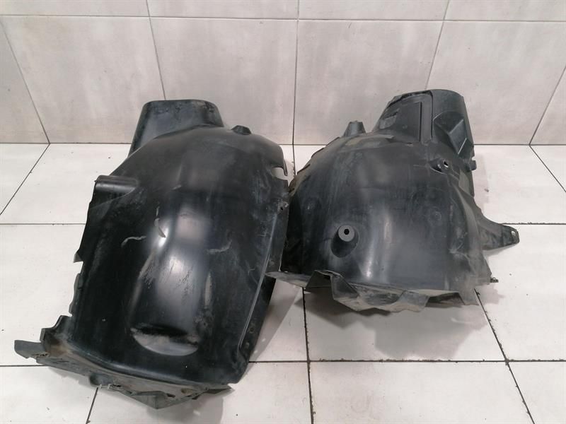 Mercedes C63 AMG W204 WHEEL ARCH LINER LEFT A2046900930 WHEEL RUN COVER LEFT