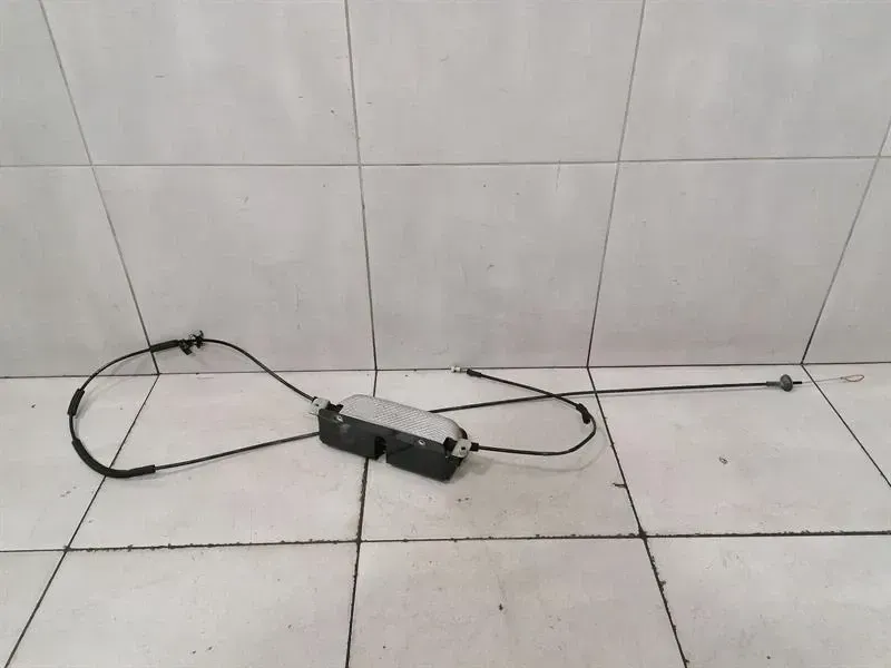 Audi R8 Type 42 V10 5.2 Spyder Front Boot Lock 4E0823509E Tailgate Lock