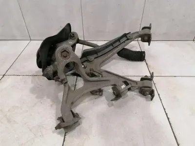 Audi R8 Type 42 V10 5.2 Spyder Left Front Hub 420407245E Front Wheel Bearing Housing