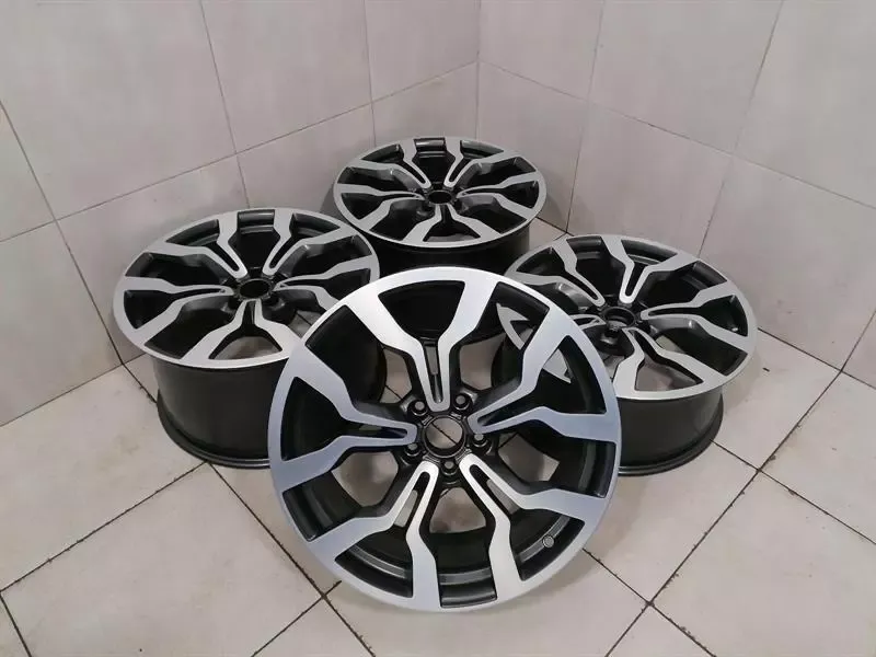 AUDI R8 TYPE 42 V10 5.2 SPYDER ALLOY WHEEL SET 420601025AK ALLOY WHEEL SET