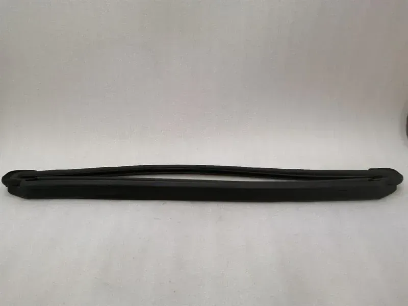 Audi R8 Type 42 V10 5.2 Spyder Rear Screen Seal 427845121 Rear Seals
