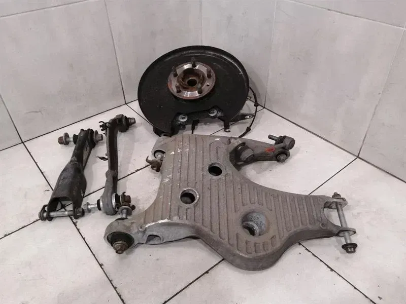 Range Rover Sport L494 Left Rear Hub LR043594 Wheel Bearing Housing Rear Left Set