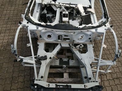 Audi R8 Type 42 V10 5.2 Spyder Front End Clip 420805011M Lock Beam Front Mask