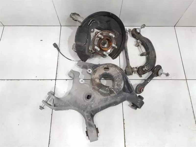 Ford Mustang MK6 S550 Left Rear Hub FR3Z-5500-A Wheel Bearing Case Rear Left