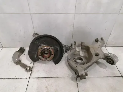 Ford Mustang MK6 S550 Left Rear Hub FR3Z-5500-A Wheel Bearing Housing Rear Left