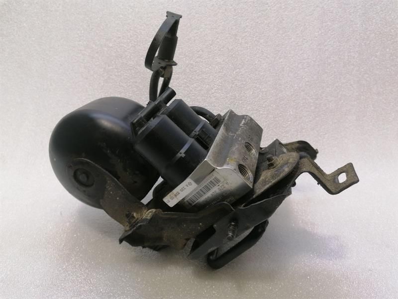 Mercedes SL R230 Front ABC Valve A2203200358 Valve Front ABC