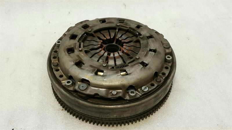 BMW 1 Series E87 Flywheel Clutch Basket 7576519 Clutch Kit Flywheel