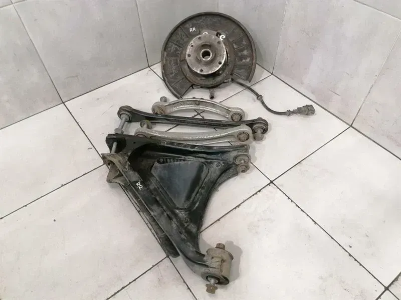 Porsche Cayenne 958 92A right rear hub 95833161210 wheel bearing housing rear right