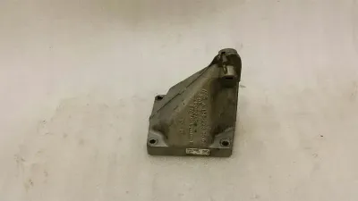 Mercedes S-Class W221 Left Engine Mount A1562231904 Engine Mount Left M156 AMG