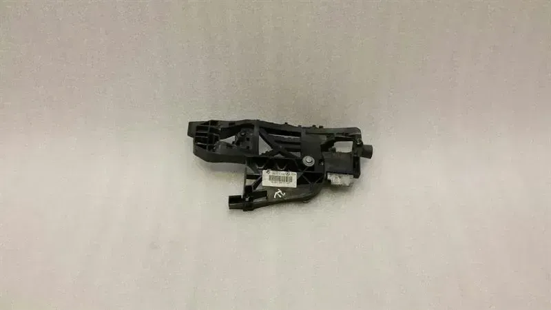 Mercedes S-Class W221 Rear Left Handle Carrier A2217600734 Door Handle Carrier Left