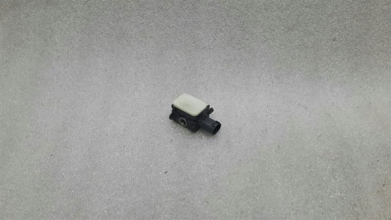 Mercedes ML W164 X164 Crash Sensor A0038202826 Impact Sensor