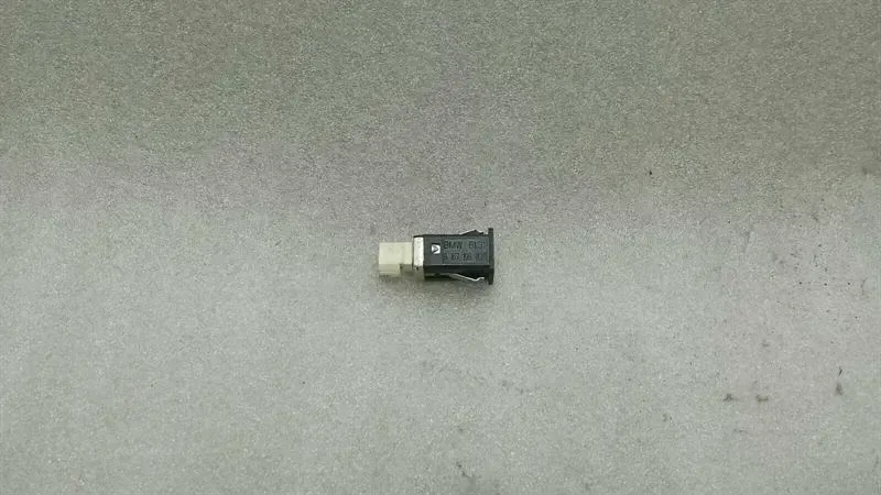 BMW 5 Series F07 GT Electronic Module 9167196 Control Unit USB Female