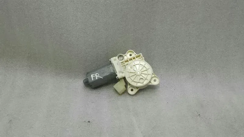 Mercedes SLK R171 right door window motor A1718201442 window regulator motor right