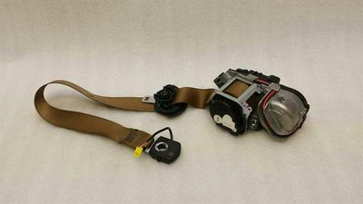 Mercedes W221 front seatbelt right A2218603485 seat belt front right