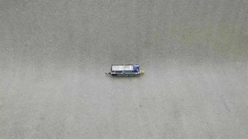 Audi A4 8K Aerial / Antenna 8K9035225A Antenna