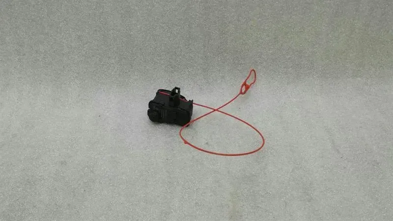 Audi A4 8K Fuel Cap Actuator 8K0862153H Fuel Cap Actuator