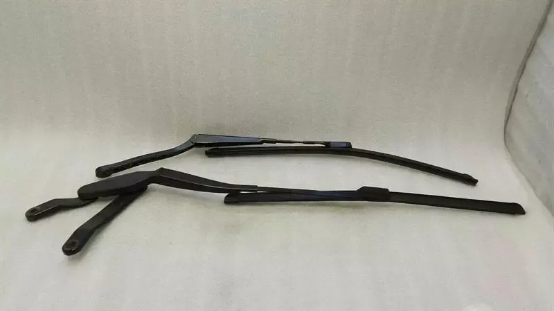 Mercedes E Class W212 RHD Wiper Arm Set A2128201844 Right Hand Drive