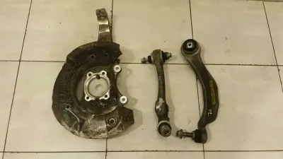 BMW 5 Series F07 GT Left Front Hub 6775767 Wheel Bearing Housing Front Left