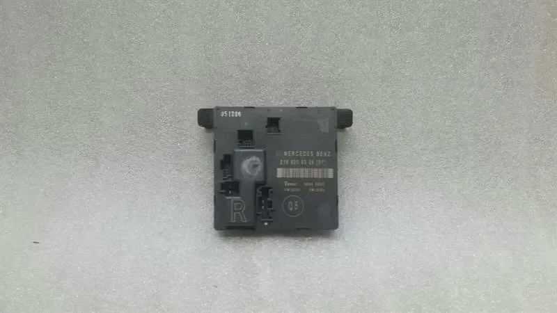 Mercedes CLS W219 RRH door module A2198200326 door control unit rear right.