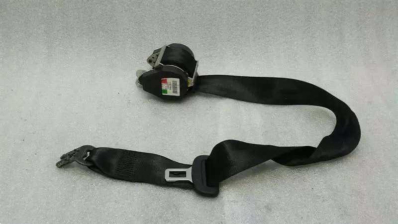 Audi S3 8V left rear seat belt 8V3857805 seat belt belt rear left