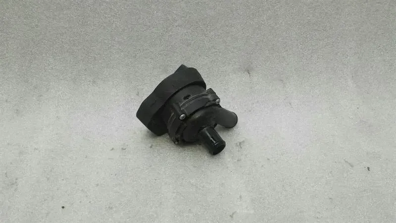 Mercedes A B Class W176 Additional Cooling Pump A2118350028 Coolant Pump