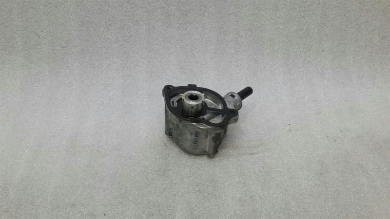 Mercedes C Class W205 Vacuum Pump A6512300465 Vacuum Pump OM651 Diesel 2.1D