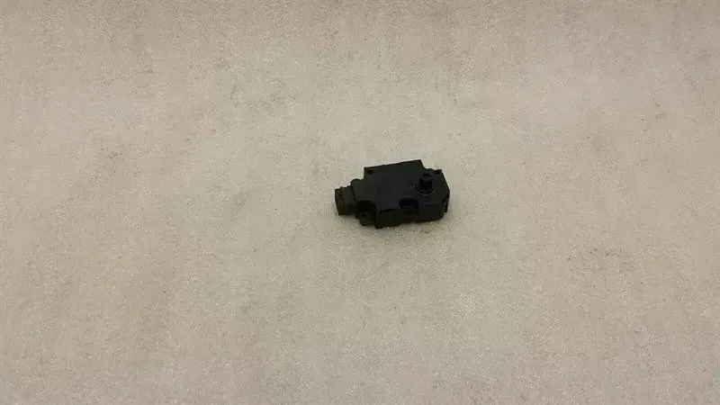 Mercedes S-Class W222 Vent Flap Engine A0999069500 Servo Motor