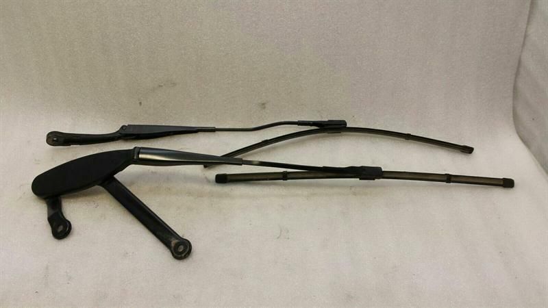 MERCEDES C CLASS W205 WIPER ARM A2058208401 RHD RIGHT HAND DRIVE