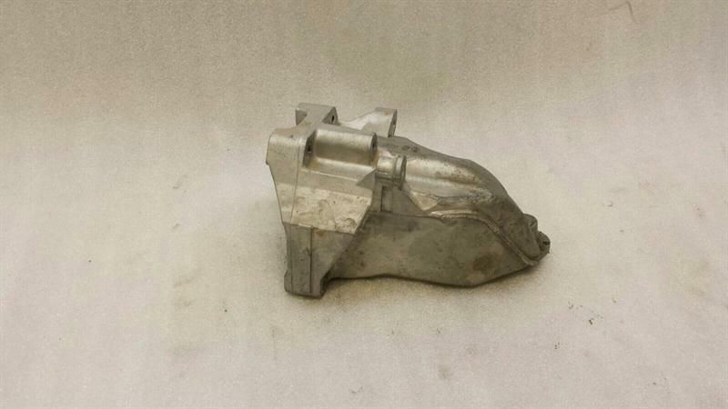 Mercedes C Class W205 Right Engine Mount A6512234204 Engine Mount Right OM651