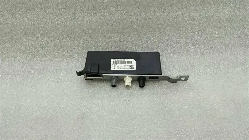 Porsche Cayenne 958 92a Amplifier Antenna 7P5035225N Antenna Amplifier
