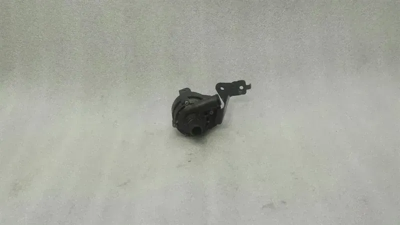 Mercedes C Class W205 Additional Cooling Pump A2118350028 Coolant Pump OM651