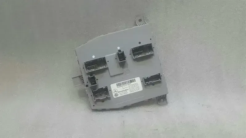 Mercedes C Class W205 Electronic Module A2059006330 ECU SAM