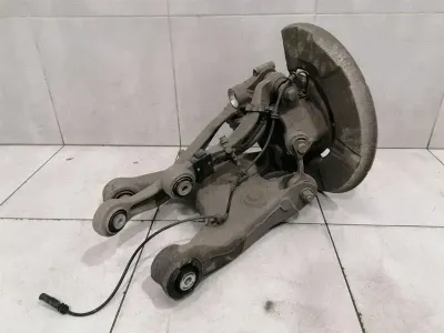 Rolls Royce Ghost Series Left Rear Hub 33326796497 Wheel Bearing Housing Rear Left