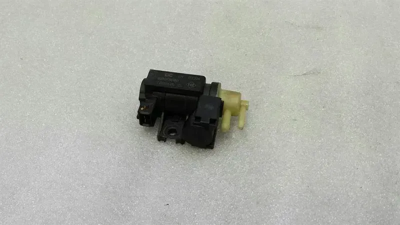 Mercedes C Class W205 Vacuum Valve 8200790180 Vacuum Valve OM626