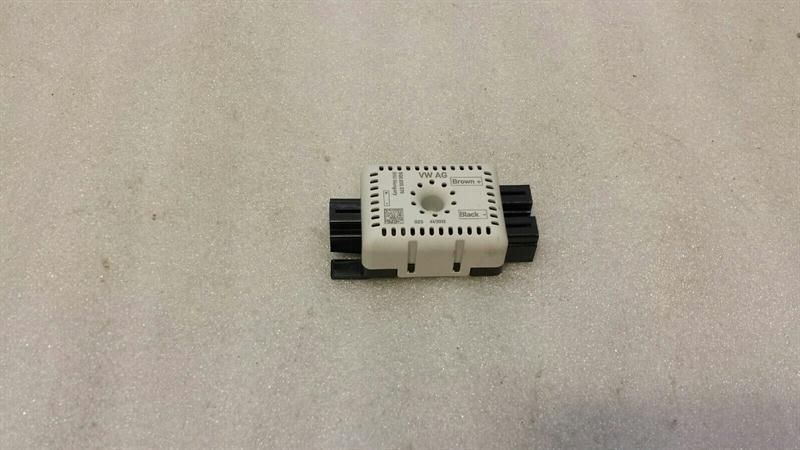 Volkswagen Golf GTD Antenna 5Q0035570 Suppression Filter Antenna Amplifier