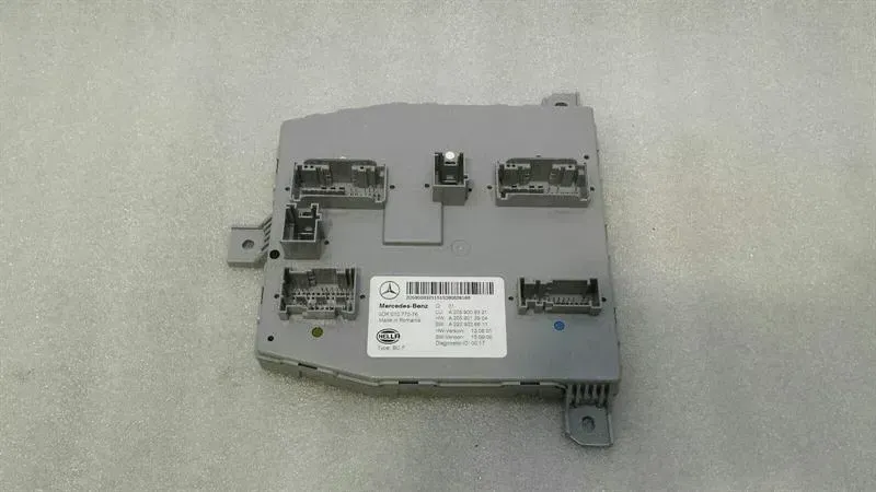 Mercedes C Class W205 Electronic Module A2059009321 ECU SAM Unit