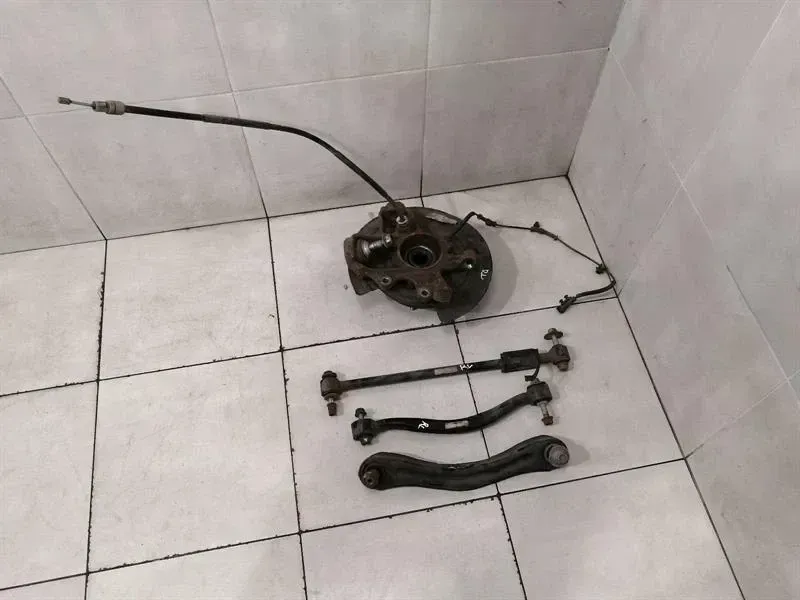 JEEP GRAND CHEROKEE WK2 MK4 Rear Hub 04877113AC Wheel Bearing Case Rear Left