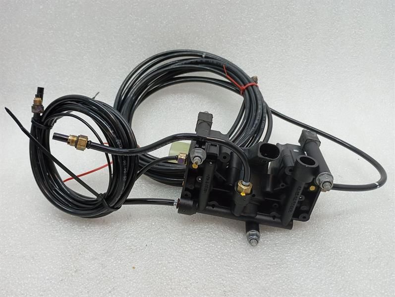 Rolls Royce Phantom MK7 VII 7 Air suspension valve 37246779713 valve block