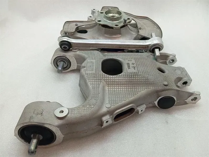 Ferrari Purosangue F175 Left Rear Hub 800828 Wheel Bearing Housing Rear Left