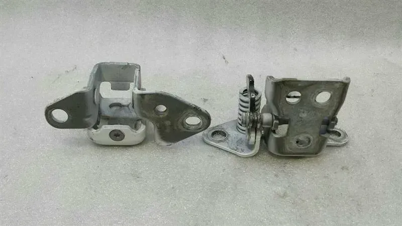 Dodge Challenger SRT front door hinge set 68024106AF front door hinge set