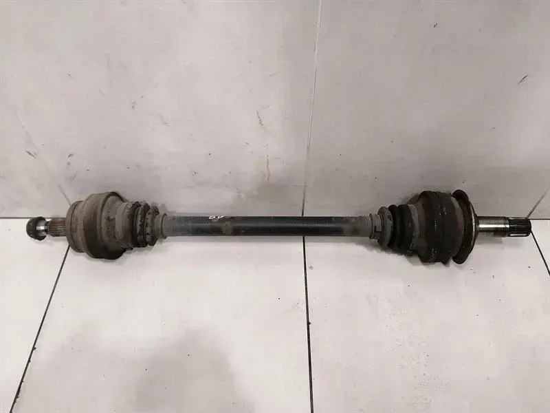 Mercedes C Class W204 AMG Drive Shaft Rear Right A2043501610 RRH Drive Shaft
