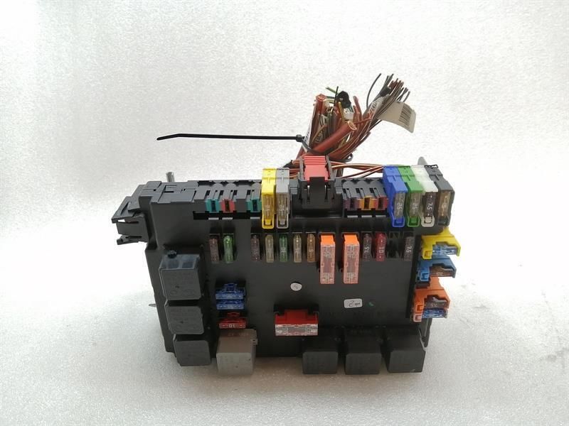 Mercedes S-class W221 Fuse Box A2219003001 Fuse Box SAM