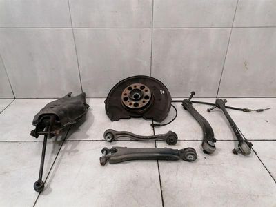 Mercedes C Class W204 Right Rear Hub A2043501441 Wheel Bearing Housing Rear Right