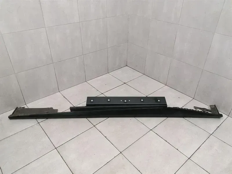 Ferrari GTC4 Lusso F151M side skirt 87669810 left side skirts